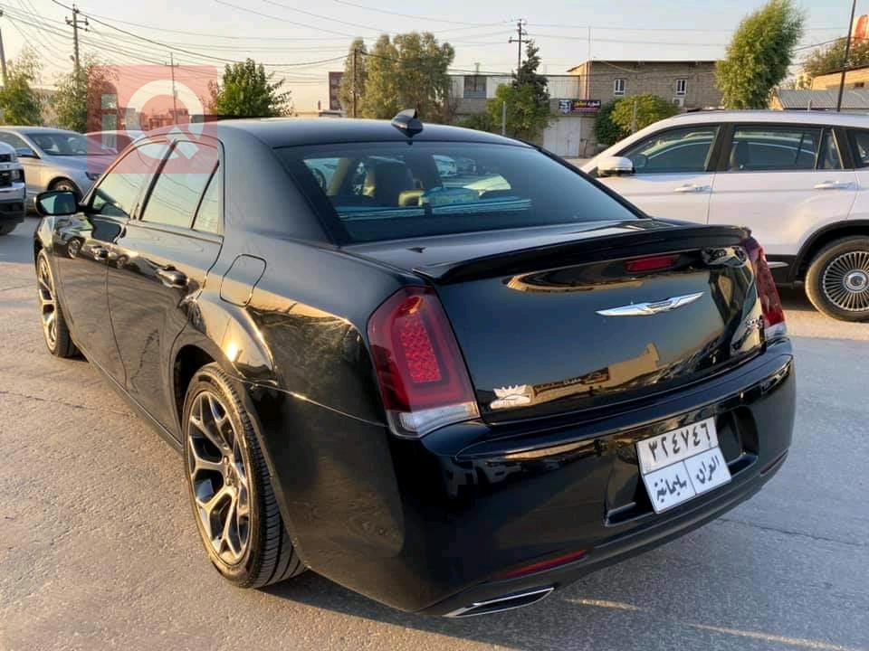 کرایسلەر 300